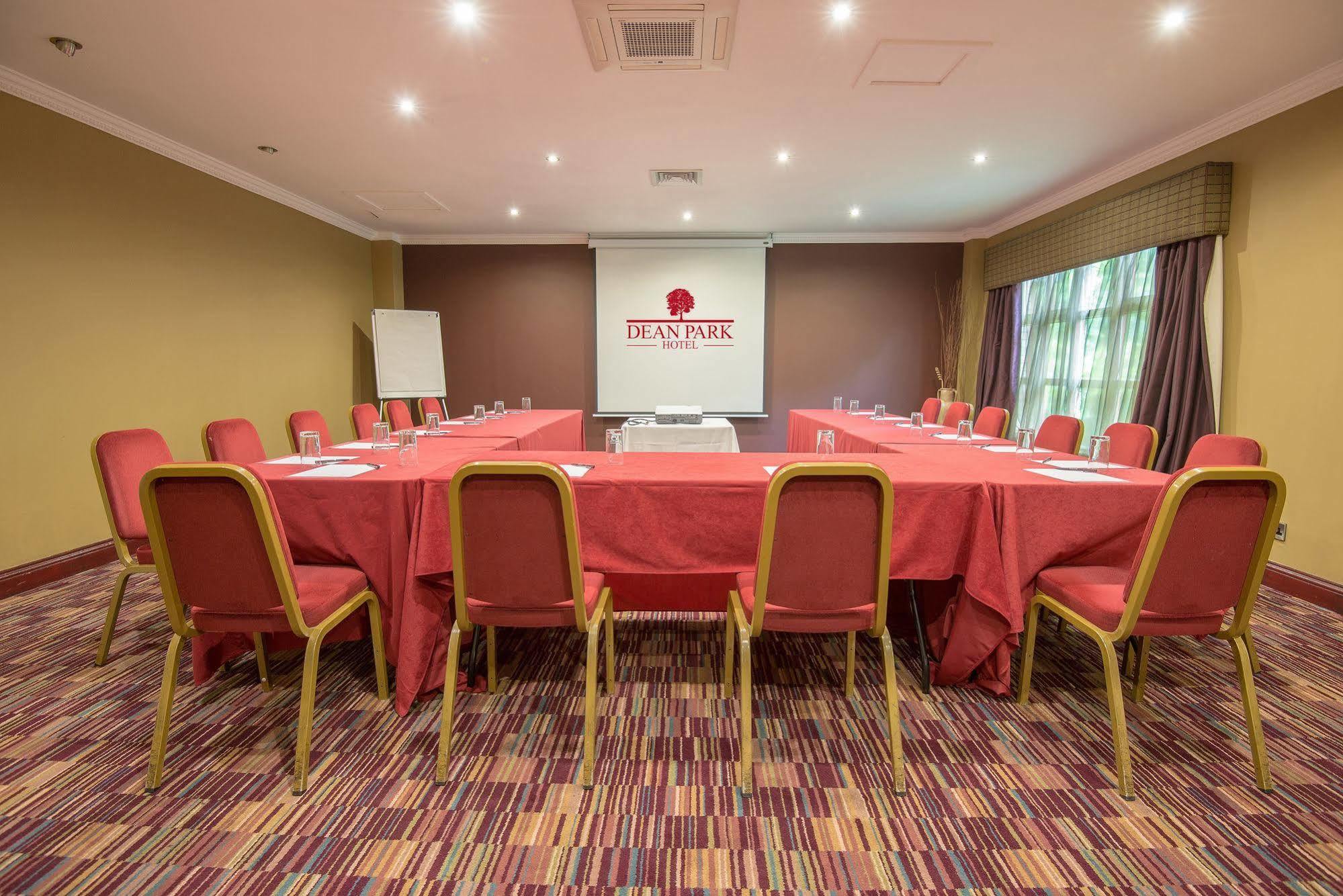 Dean Park Hotel Керкколди Экстерьер фото