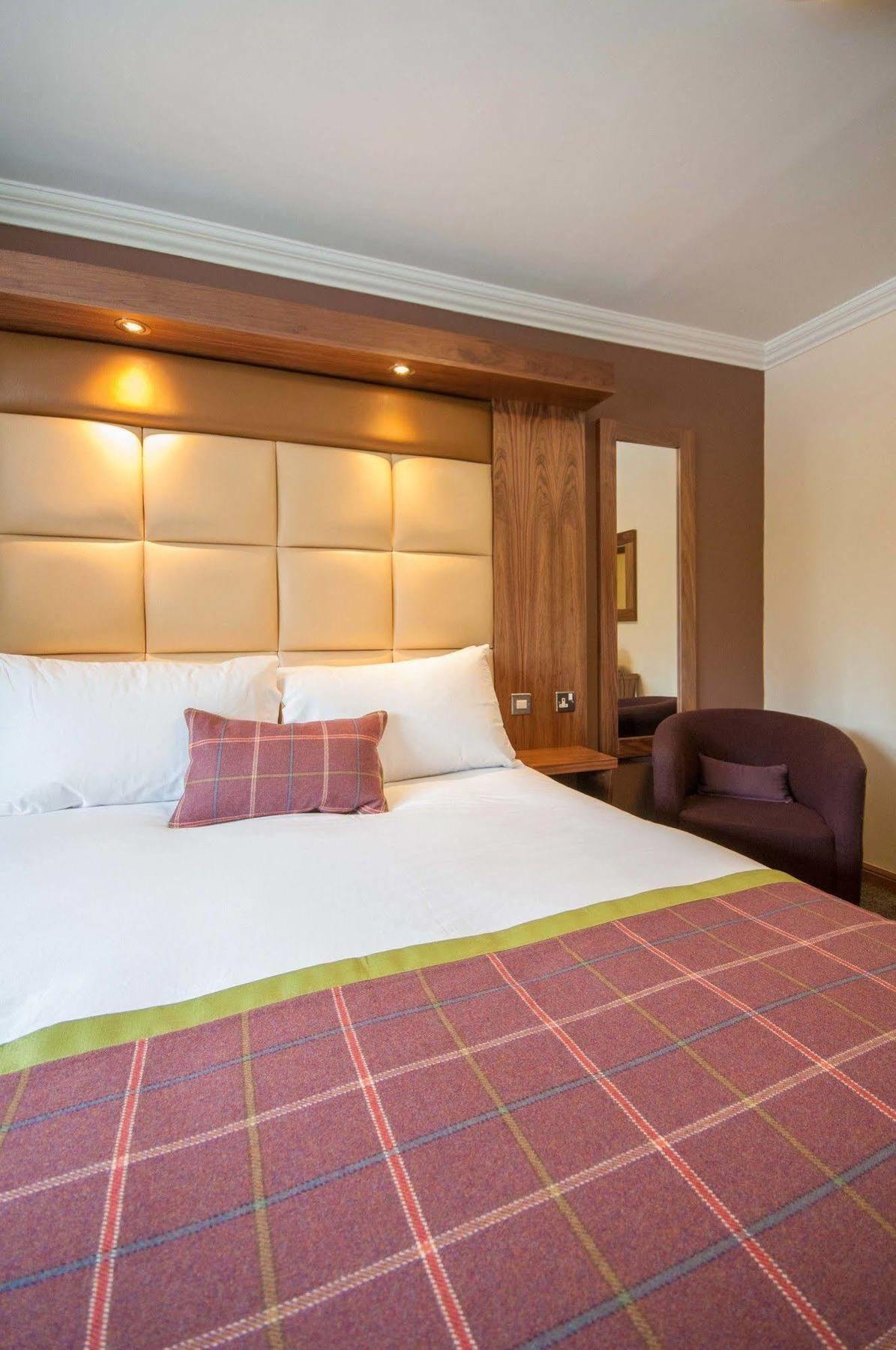 Dean Park Hotel Керкколди Экстерьер фото